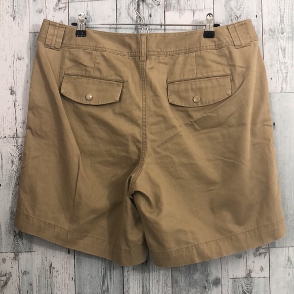 Venezia Khaki Snap Pocket Shorts 16 - Picture 2 of 8